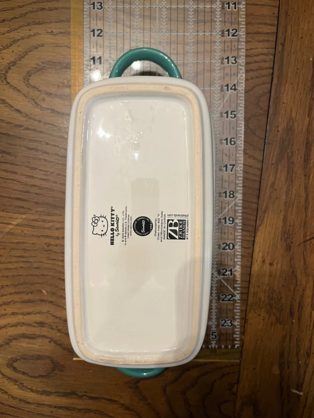 Hello Kitty Christmas Ceramic Loaf Pan, new‎